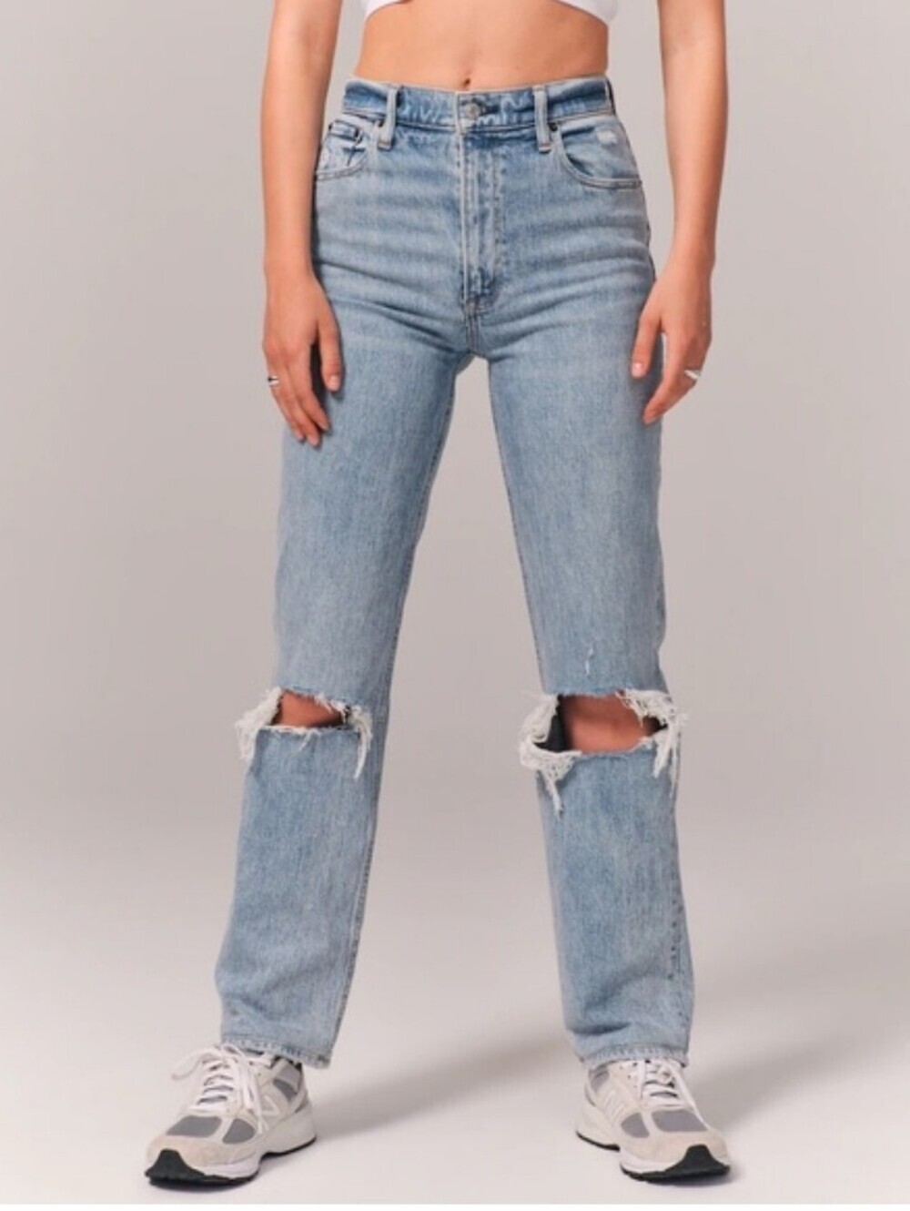 Abercrombie & Fitch Ultra High Rise 90s Straight Jeans Light Wash Distressed 27